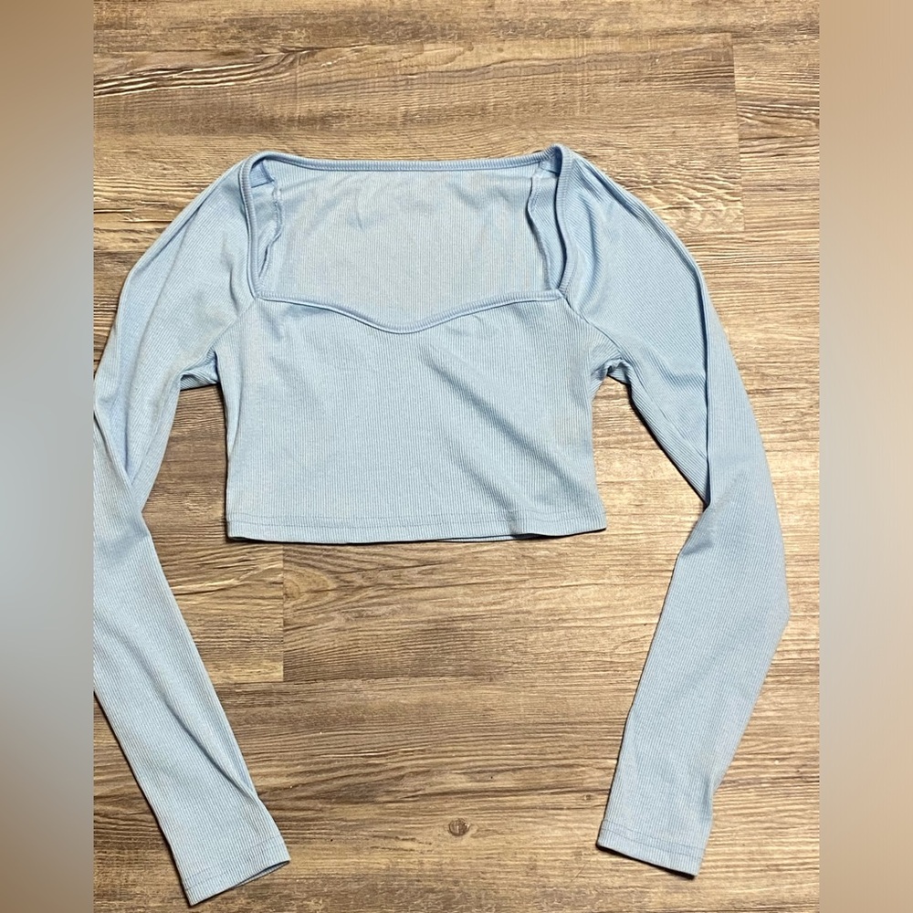ENDING SOON! NWOT Blue Ribbed L/S Stretchy Crop Top XS